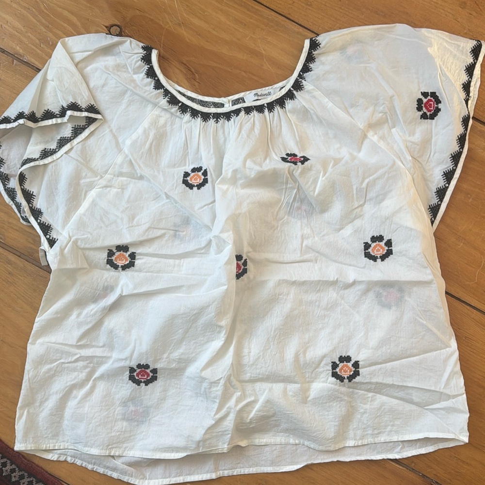 Lightly worn cotton peasant top. Needlepoint detail and design.